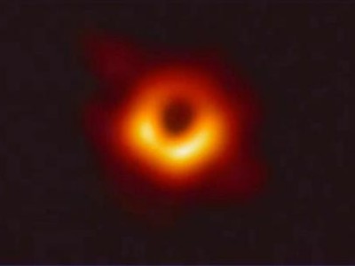 黑洞照片用什么拍的？普通相机也能拍摄超过100 亿像素的照片