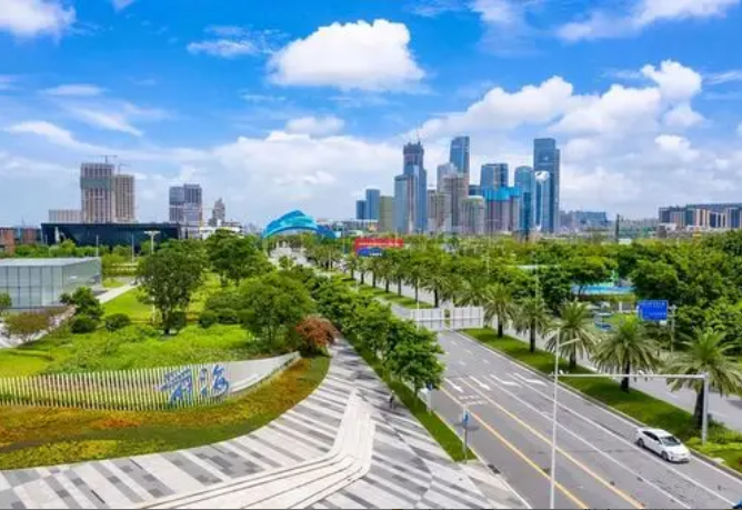 深圳滨海大道改造背后：BIM+协同平台如何破解城市核心区施工“螺蛳壳里做道场”难题？
